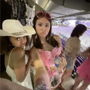 Meet your Posher, Mimi